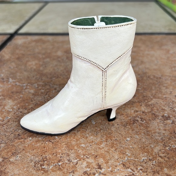 🌸3 for $18🌸 Just the Right Shoe Ingenue, Ivory High Heeled boot, Miniature - Picture 2 of 11